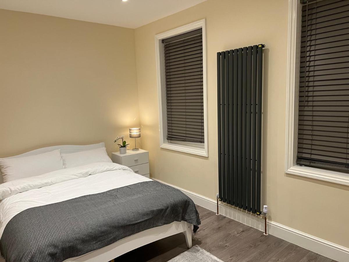 Couette-café Beautiful Only Few Steps Away From Bruce Grove Tottenham Stadium Londres