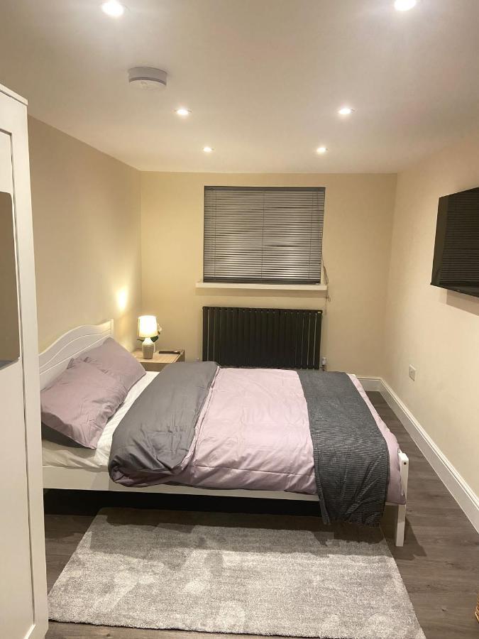 Beautiful Only Few Steps Away From Bruce Grove Tottenham Stadium * Londres